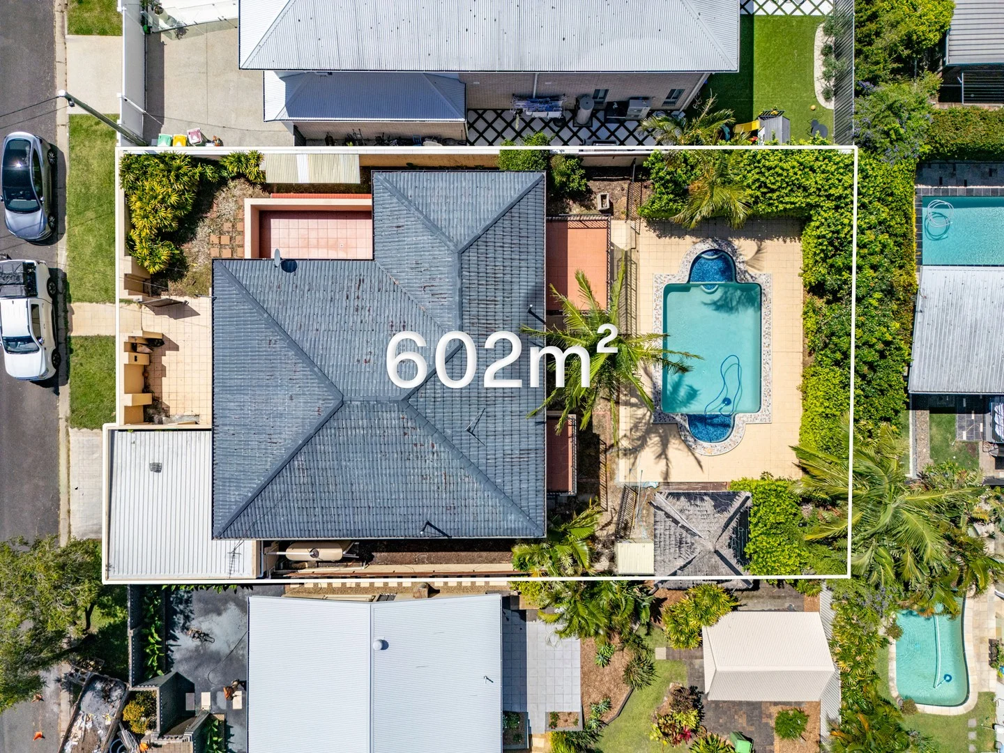 12 Raymond Avenue, Bundall QLD 4217