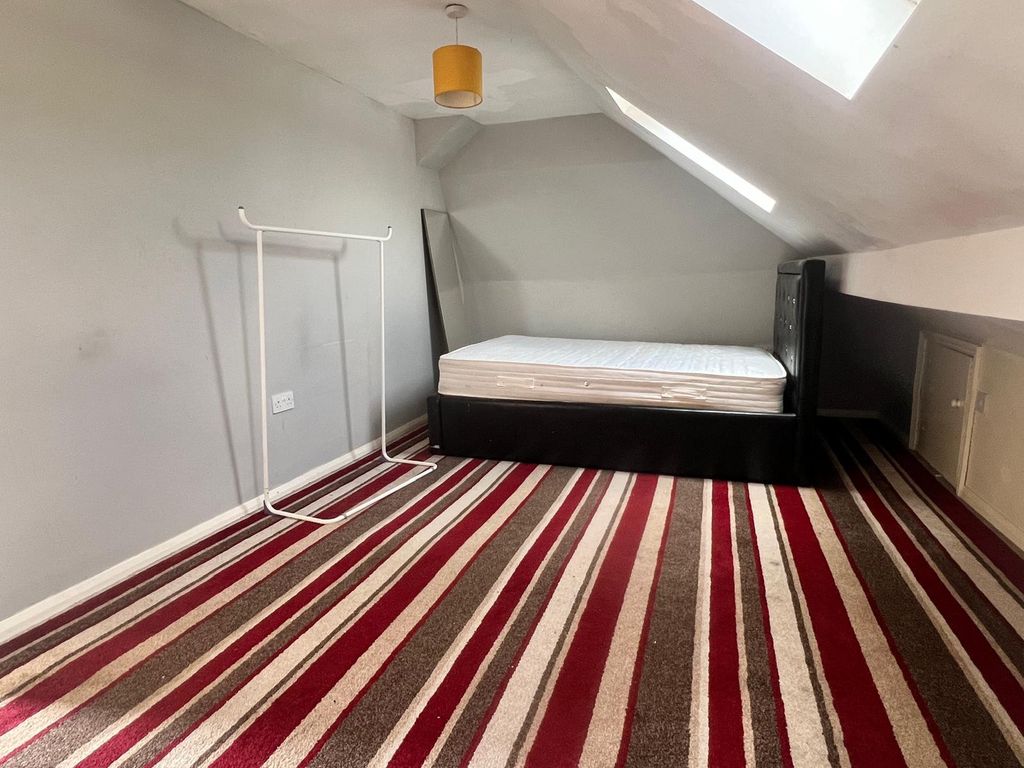 Additional image 8 of 5 bed shared accommodation to rentLinden Road, Luton LU4