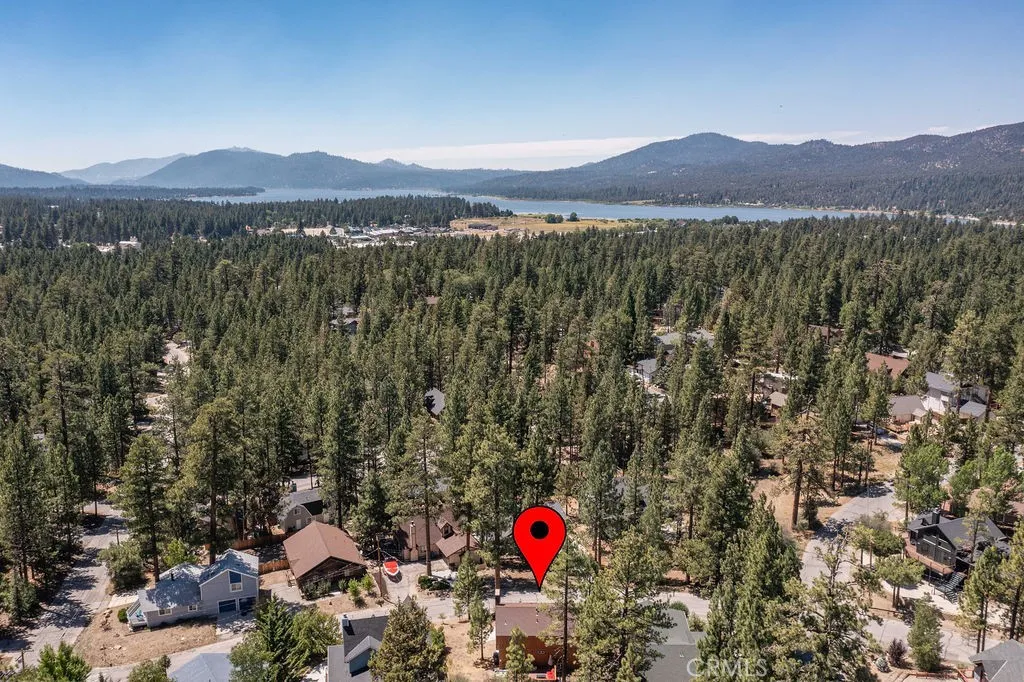 373 Crystal Lake Rd, Big Bear Lake, CA 92315