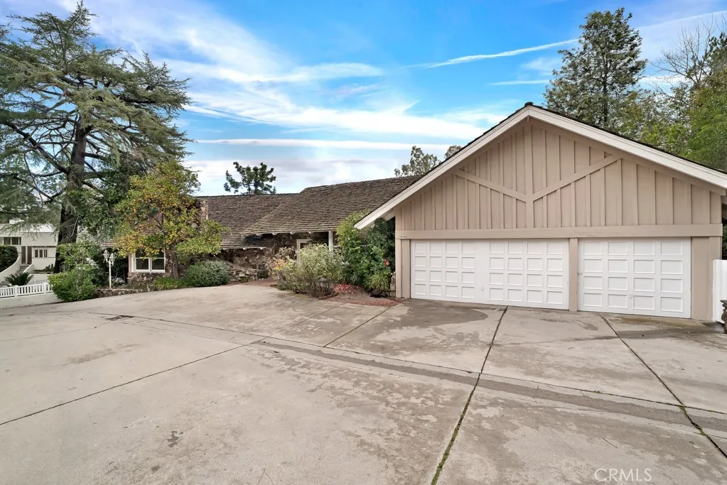 Additional image 50 of 4809 Queen Victoria Road, Woodland Hills, CA 91364