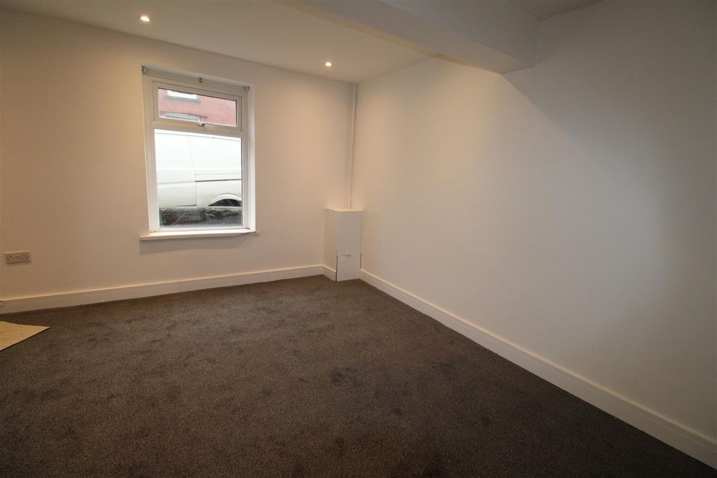 Additional image 6 of 3 bed semi-detached house to rentPenygraig Road Tonypandy, Tonypandy CF40