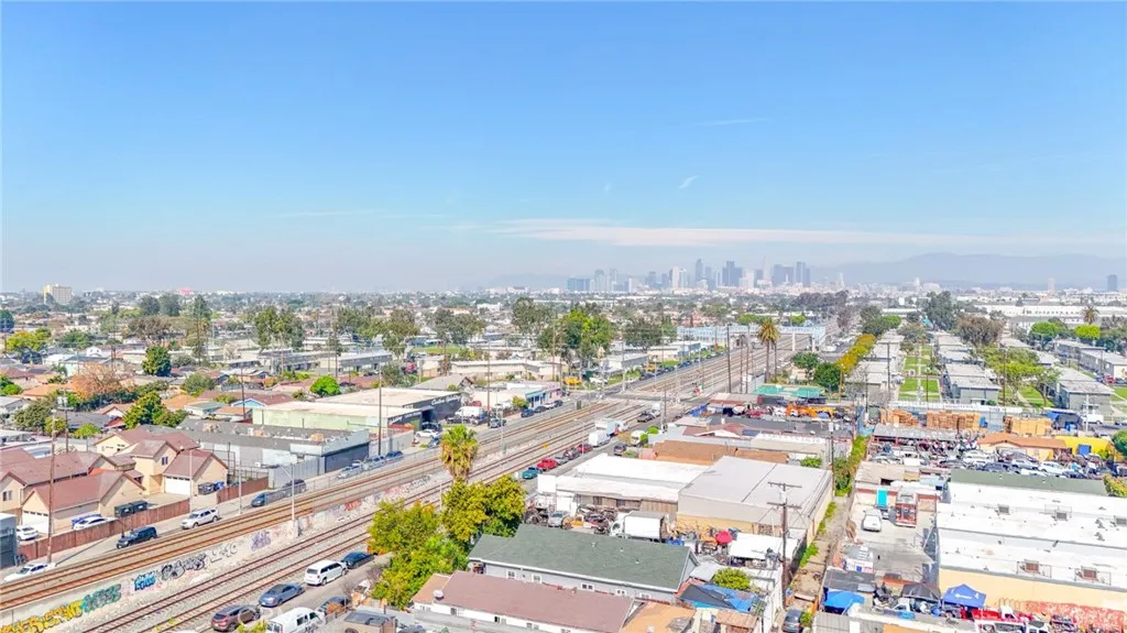 1712 E 57th St, Los Angeles, CA 90058