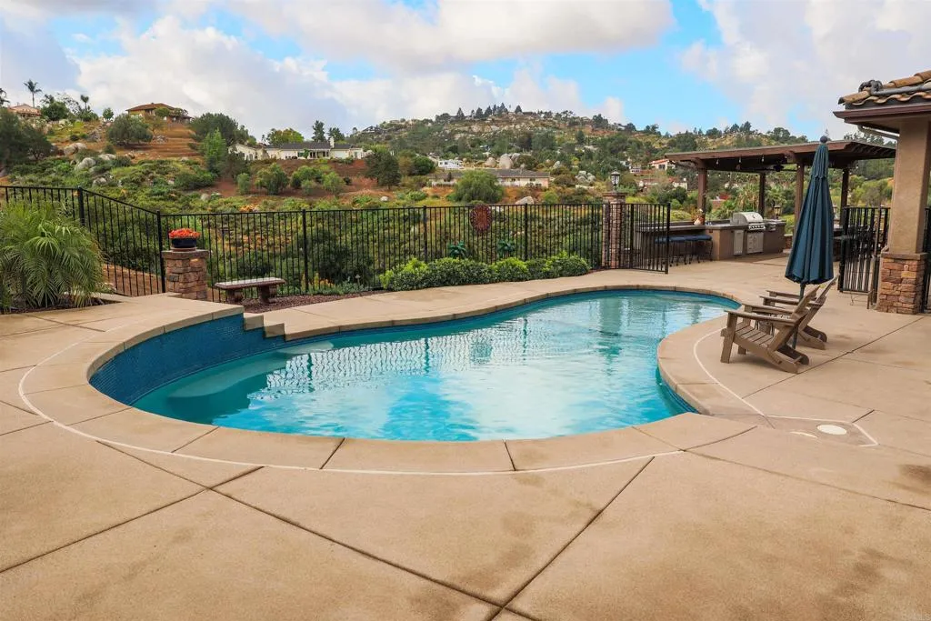 Additional image 4 of 849 Singing Ridge Road, El Cajon, CA 92019