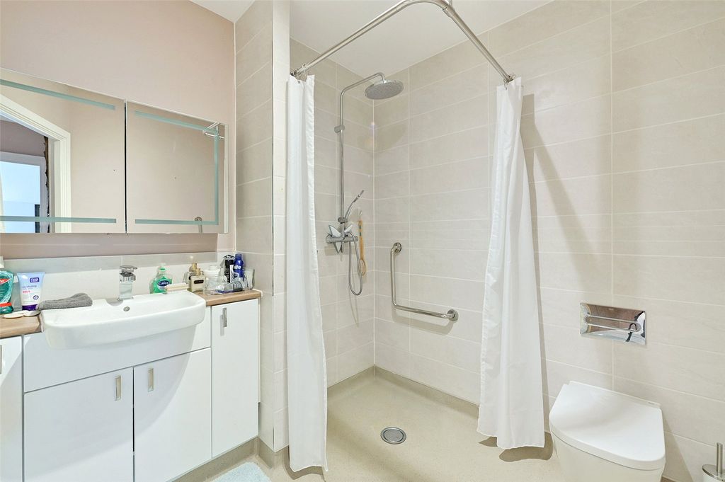 Additional image 5 of 2 bed flat to rentFosseway, Stow On The Wold, Cheltenham, Gloucestershire GL54