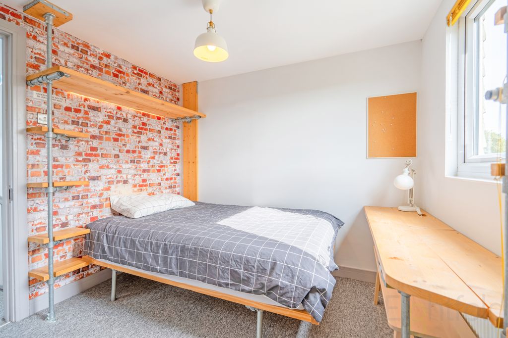 Additional image 30 of 6 bed end terrace house to rentBevendean Crescent, Brighton BN2