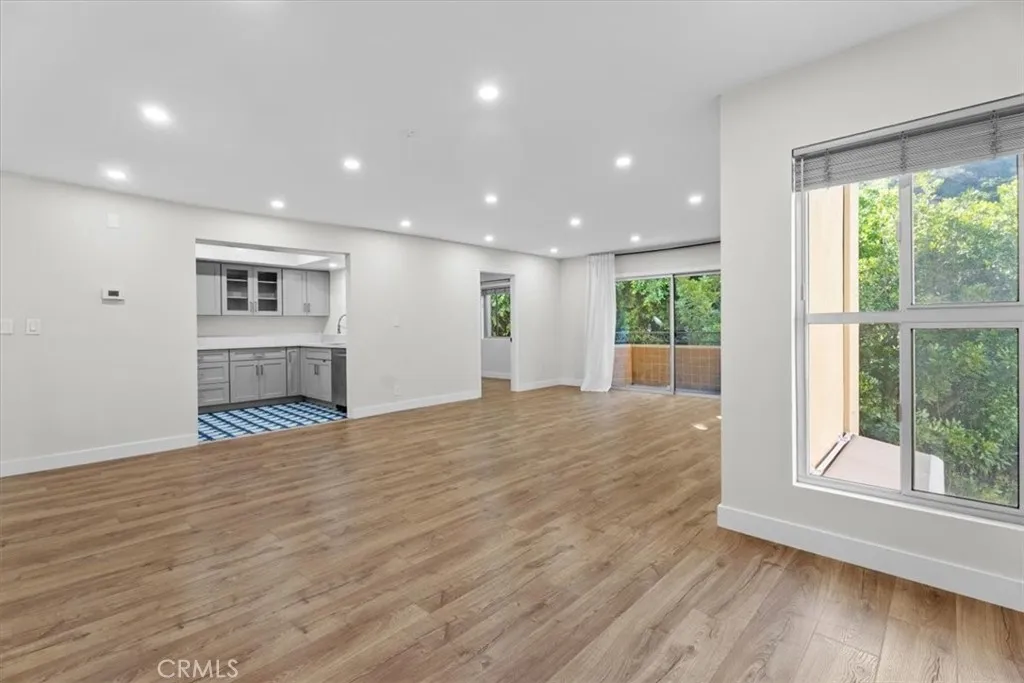 Additional image 2 of 6752 Hillpark Unit 303, Los Angeles, CA 90068