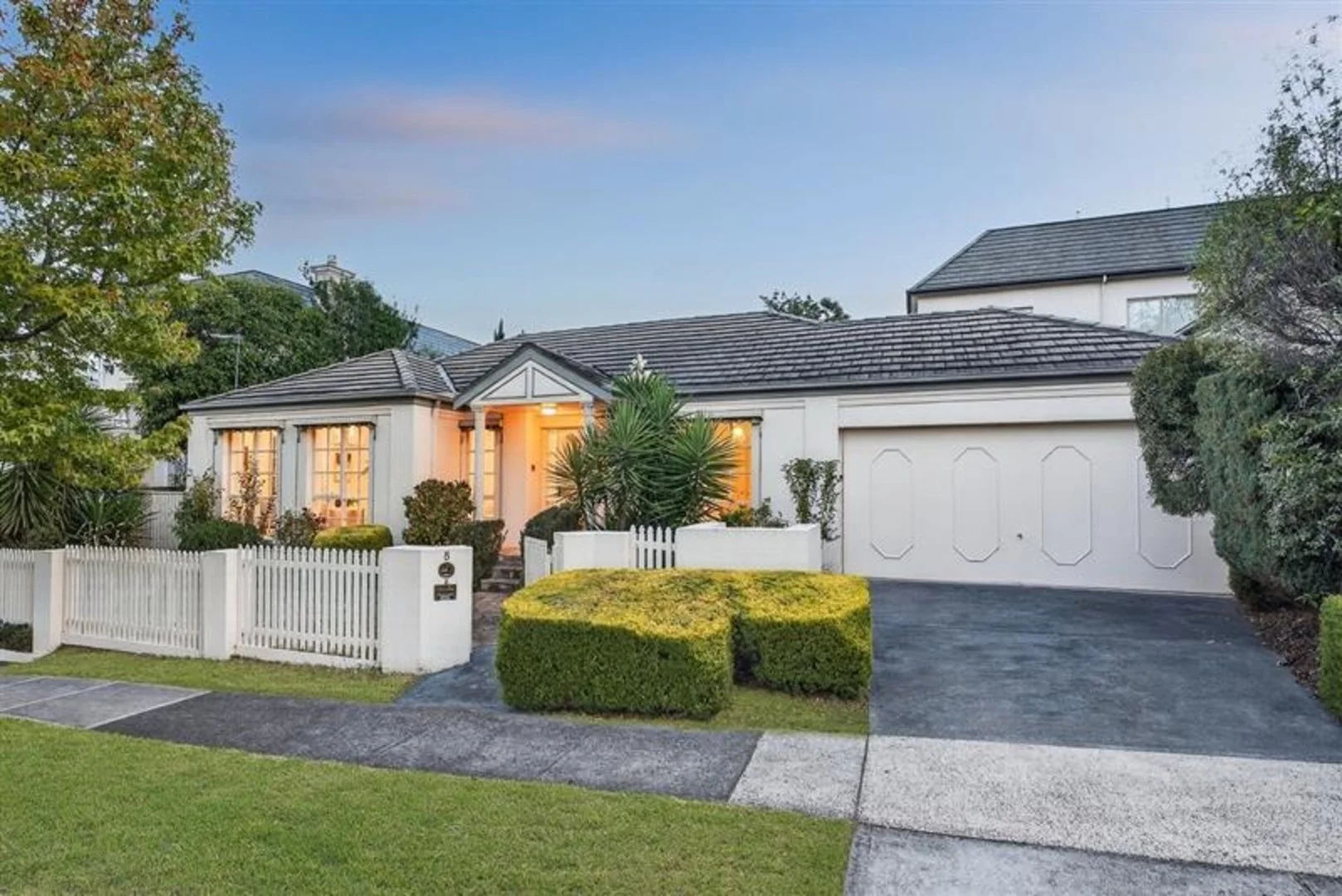 2/5 Sevenoaks Street, Balwyn VIC 3103