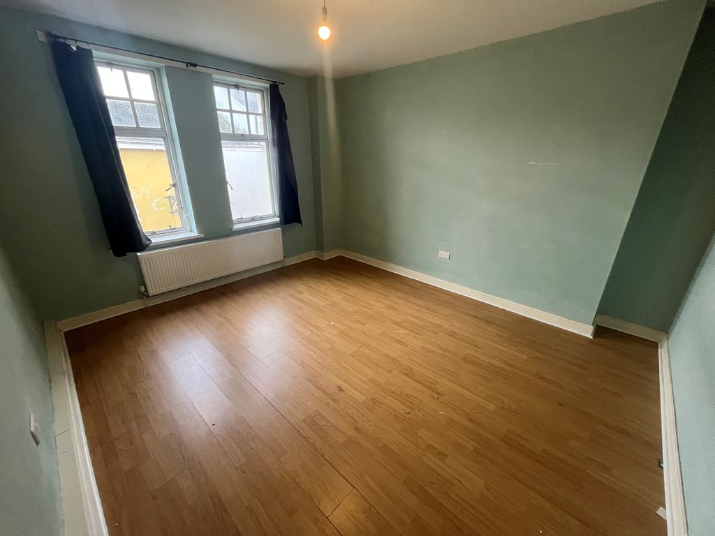 Additional image 6 of 3 bed flat to rentGeorge Street, Pontypool NP4