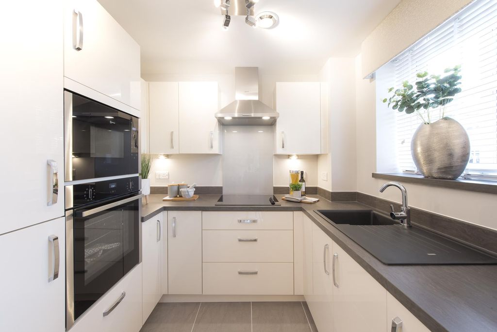 Additional image 5 of 2 bed flat to rentPinewood Gardens, Southborough, Tunbridge Wells TN4