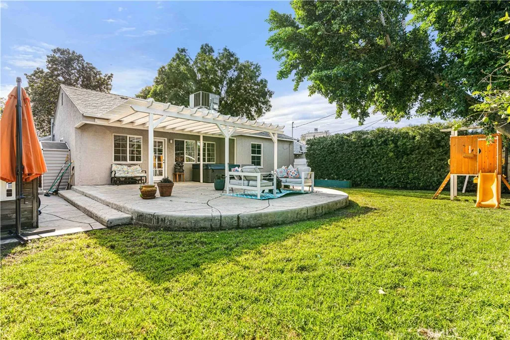 Additional image 27 of 17145 Strathern Street, Lake Balboa, CA 91406