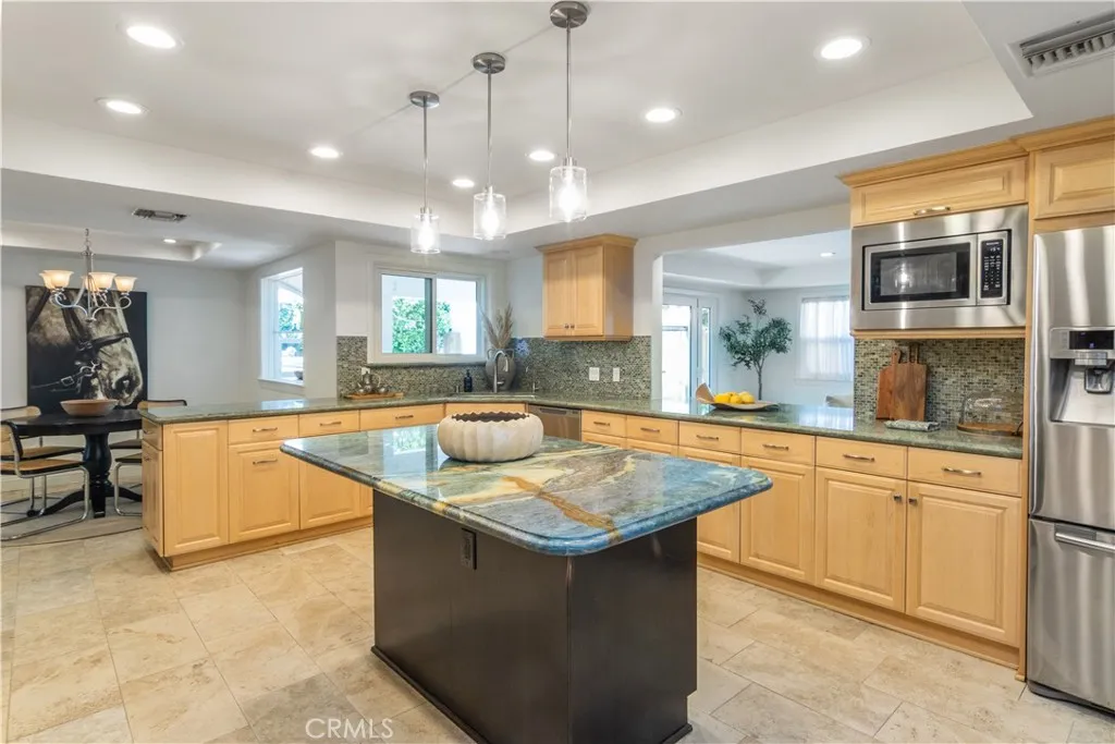 Additional image 12 of 437 S Sparks St, Burbank, CA 91506