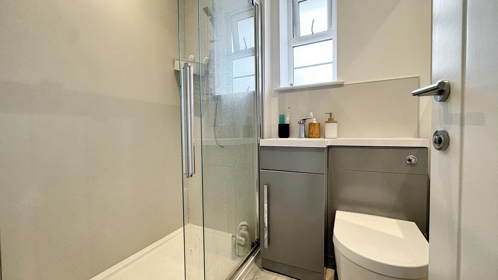 Additional image 11 of 7 bed semi-detached house to rentCrome Road, Bristol BS7