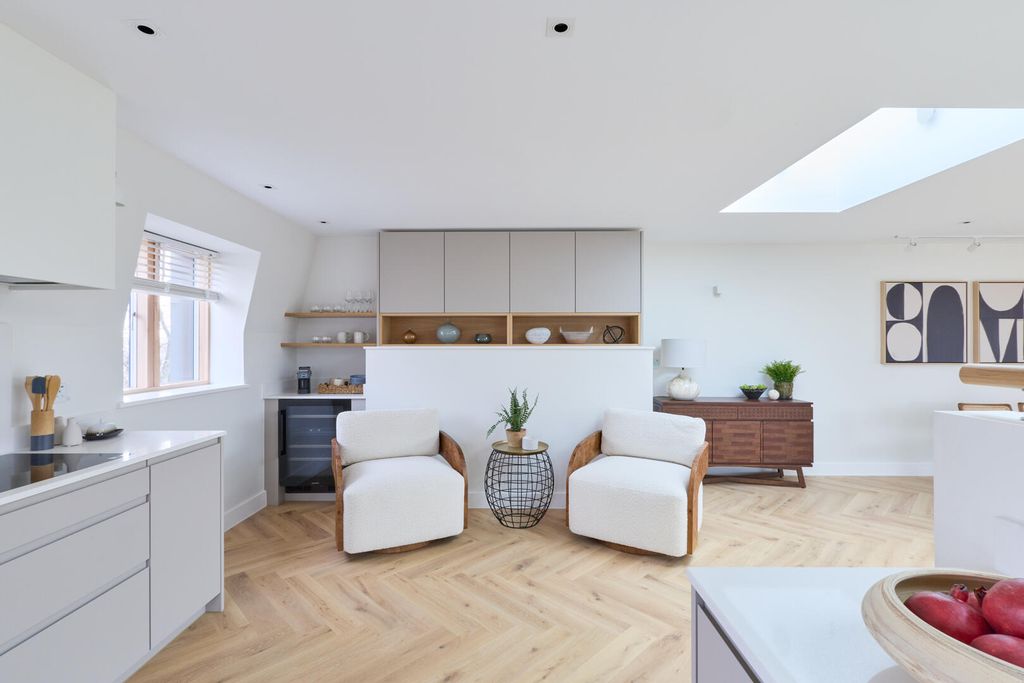 Additional image 5 of 4 bed flat to rentFlat 6, Hills Road, Cambridge CB2