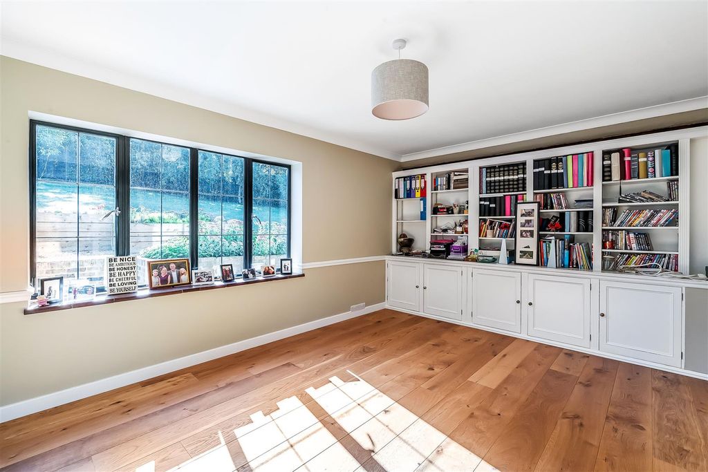 Additional image 19 of 5 bed detached house to rentGarden Close, Leatherhead KT22