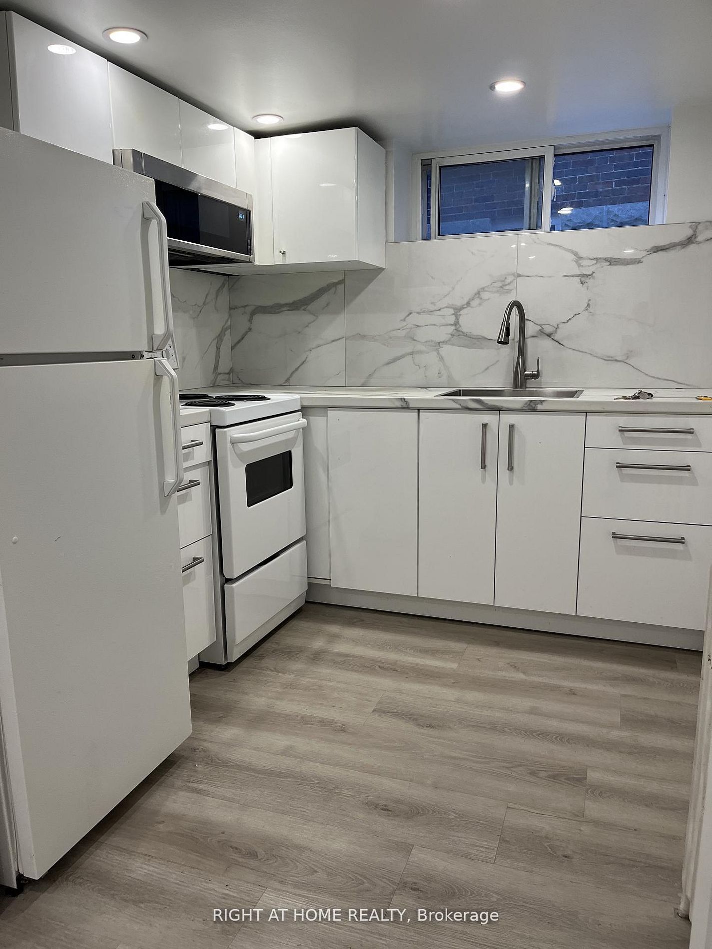 11 Rivercrest Road, Toronto, ON, M6S 4H4 photo 2
