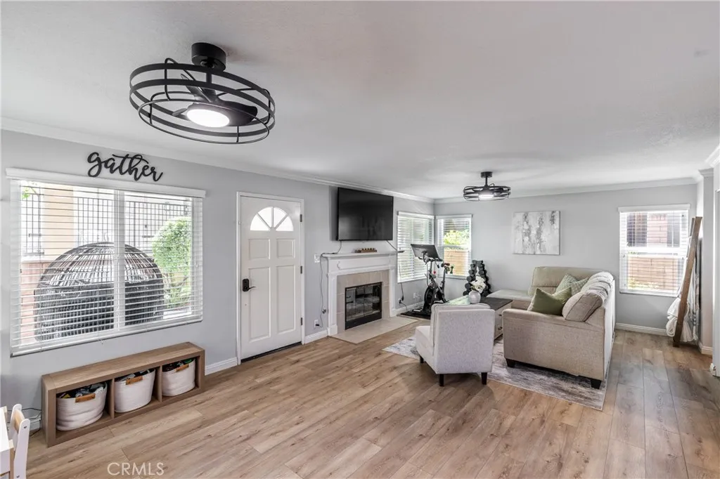 Additional image 3 of 22701 Copper Hill Dr Unit 33, Saugus, CA 91350