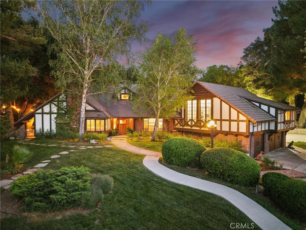 Additional image 3 of 15656 Iron Canyon Rd, Canyon Country, CA 91387