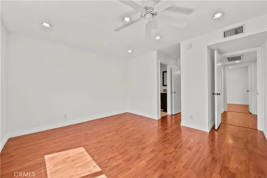 Additional image 35 of 22117 Burbank Blvd Unit 5, Woodland Hills, CA 91367