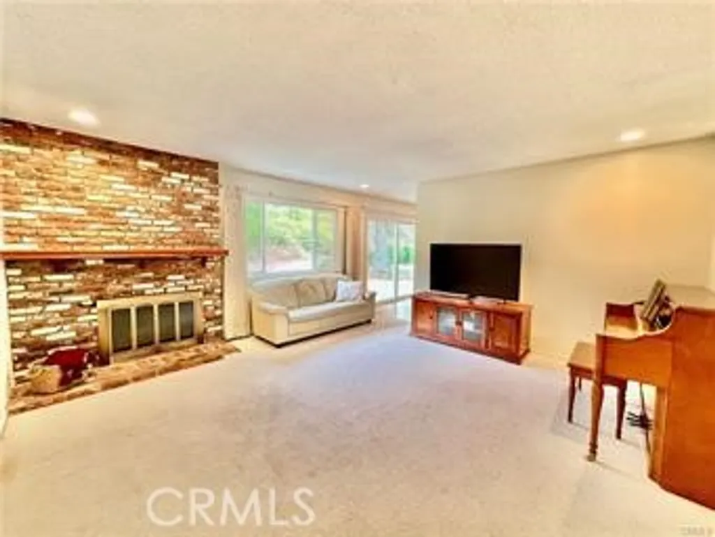 Additional image 3 of 2530 Thayer Court, Riverside, CA 92507