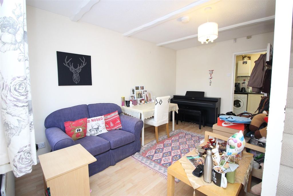 2 bed terraced house to rentWindmill Court, Newcastle Upon Tyne NE2