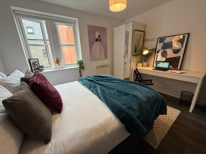 6 bed shared accommodation to rentHyde Terrace, Leeds LS2 photo 2