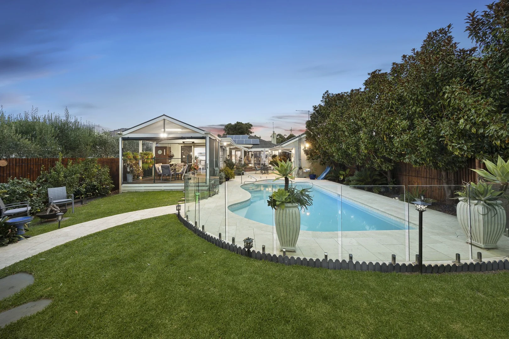 43 Lochiel Avenue, Edithvale VIC 3196