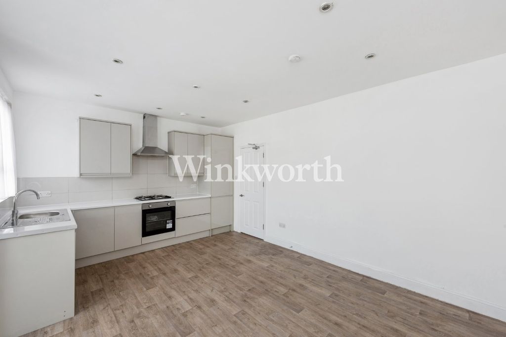 Additional image 6 of 3 bed flat to rentColeraine Road, London N8