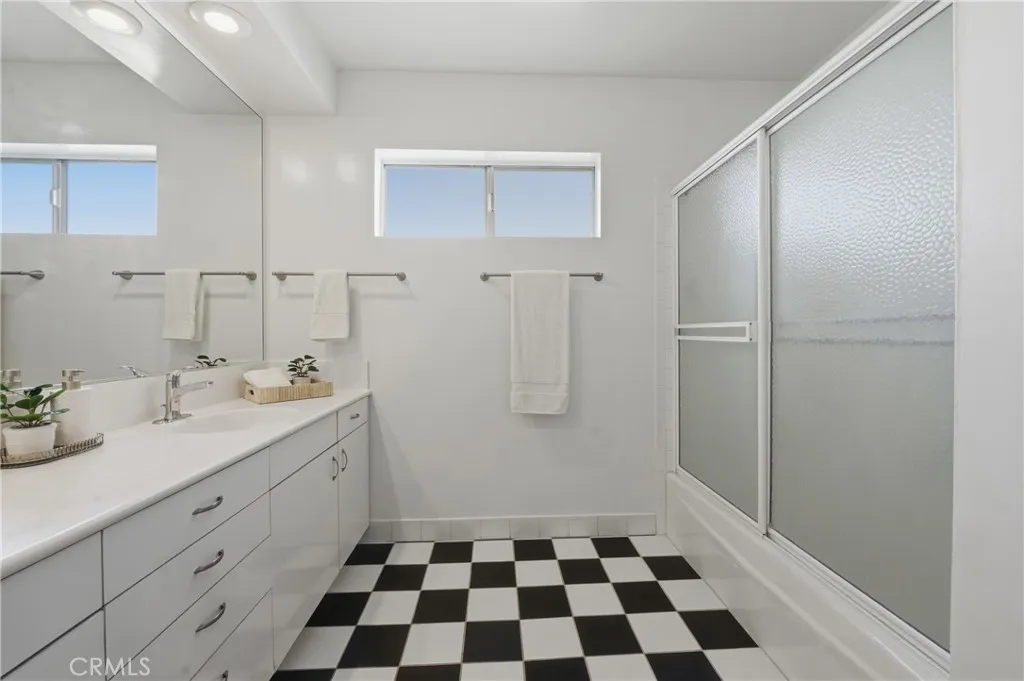 Additional image 44 of 5916 E The Toledo, Long Beach, CA 90803