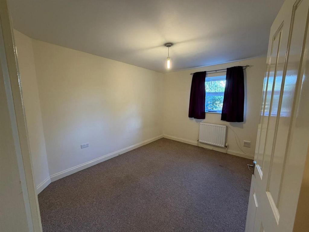 Additional image 6 of 2 bed flat to rentHeneage Road, Grimsby DN32