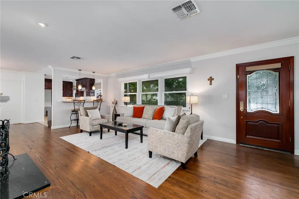 Additional image 6 of 307 11th, Azusa, CA 91702