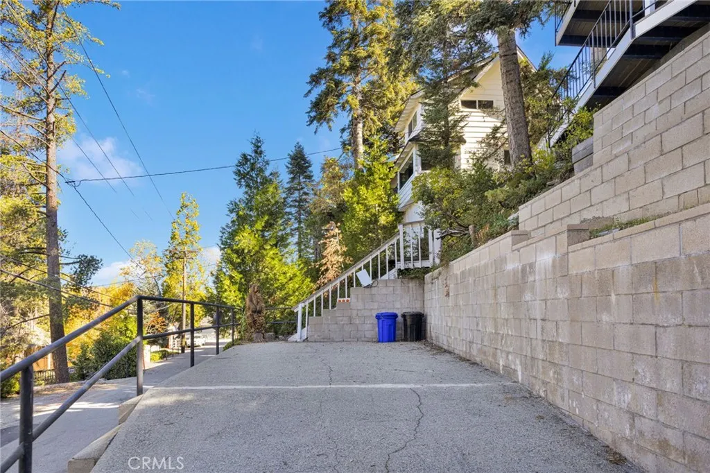 Additional image 5 of 28919 Palisades Dr, Lake Arrowhead, CA 92352