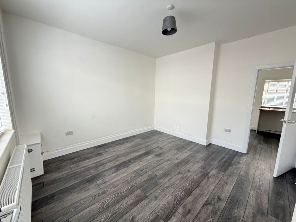 Additional image 3 of 3 bed property to rentWallace Road, Neath, Neath Port Talbot. SA11