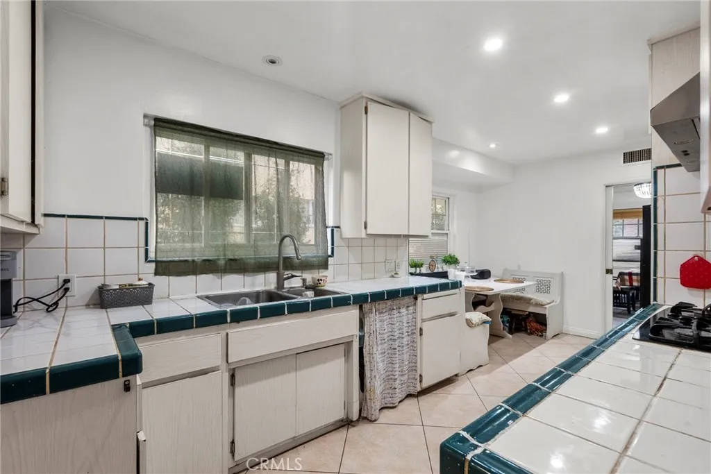 Additional image 15 of 9253 Hayvenhurst Avenue, North Hills, CA 91343