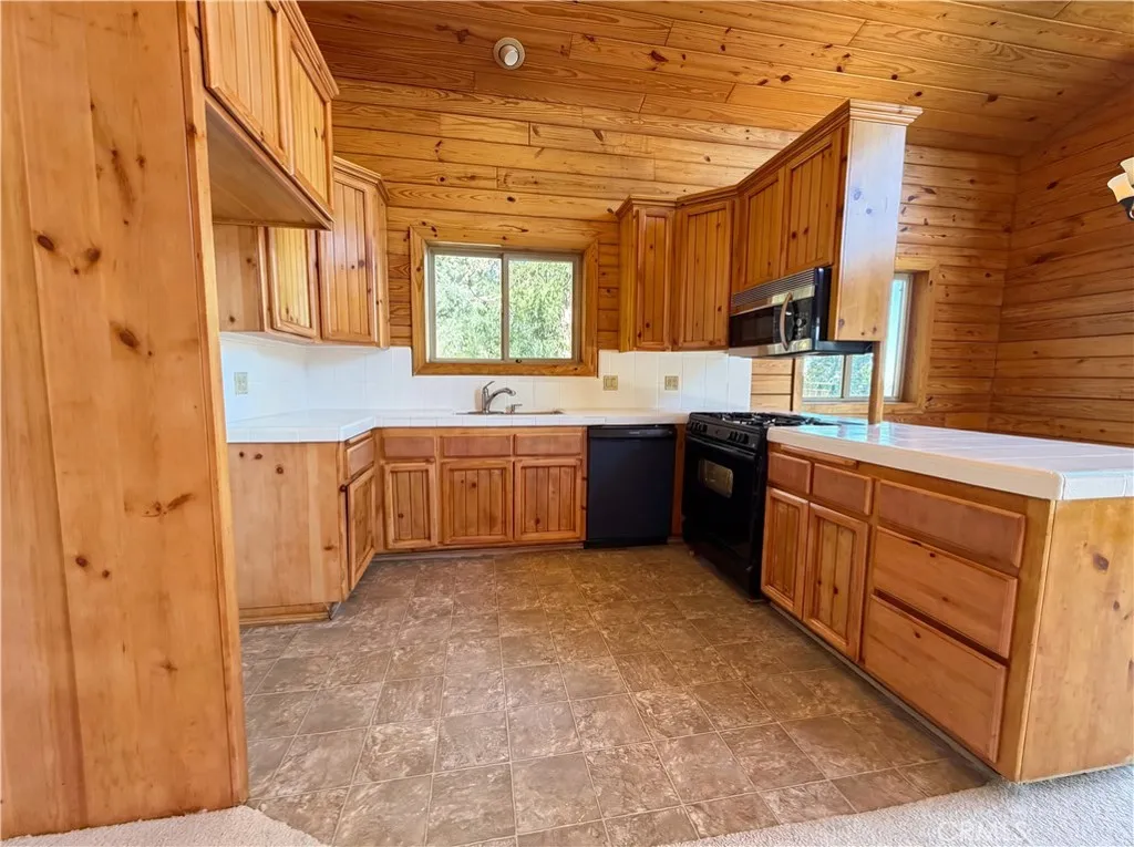 Additional image 3 of 120 Zermat Dr, Crestline, CA 92325