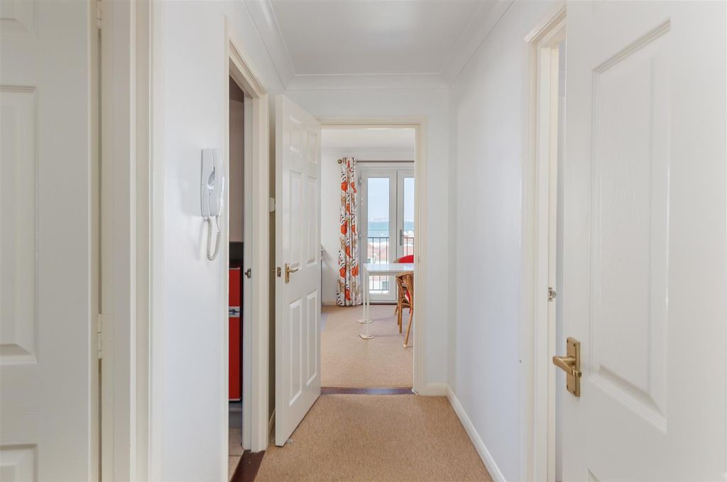 Additional image 4 of 2 bed flat to rentEsplanade, Ryde PO33