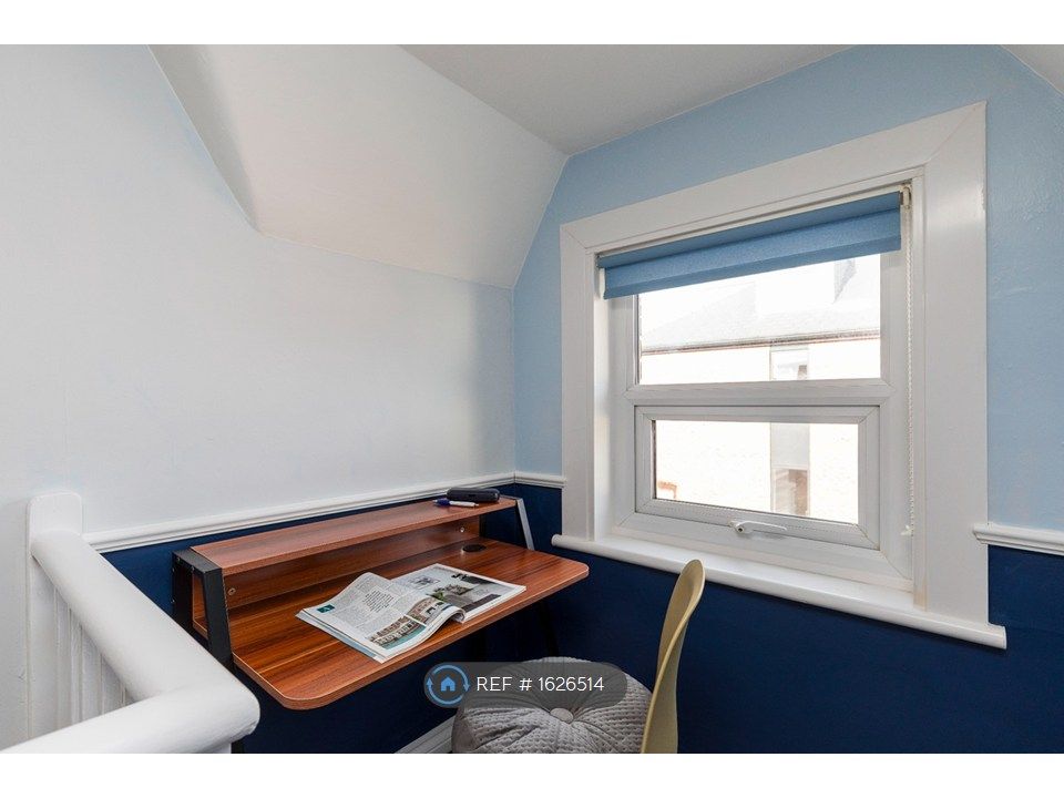 Additional image 11 of 4 bed semi-detached house to rentNorfolk Road, Horsham RH12