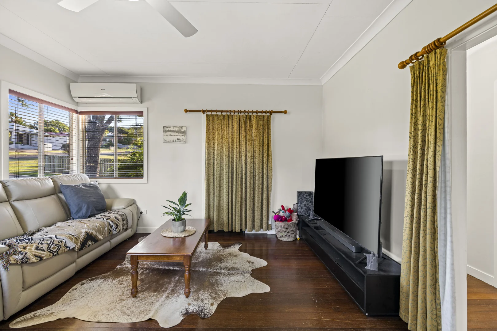9 Garde Street, Centenary Heights QLD 4350 photo 5