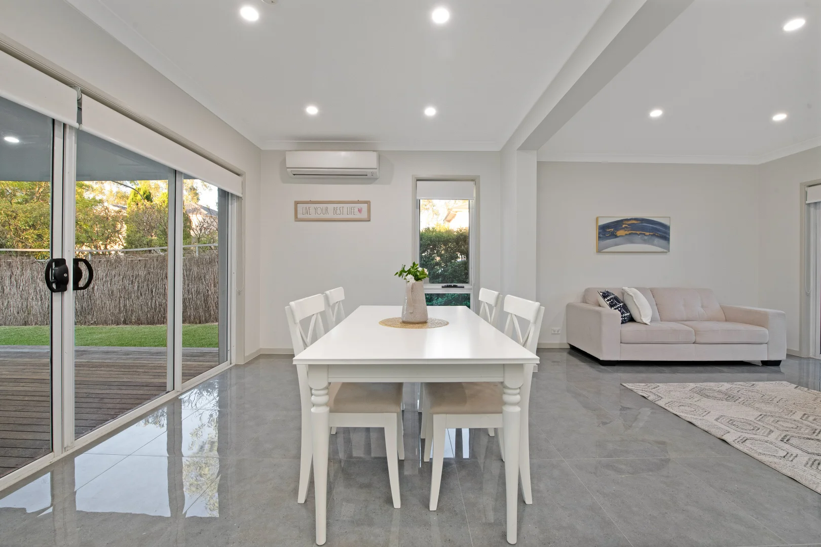 11 Roxburgh Crescent, Stanhope Gardens NSW 2768 photo 4