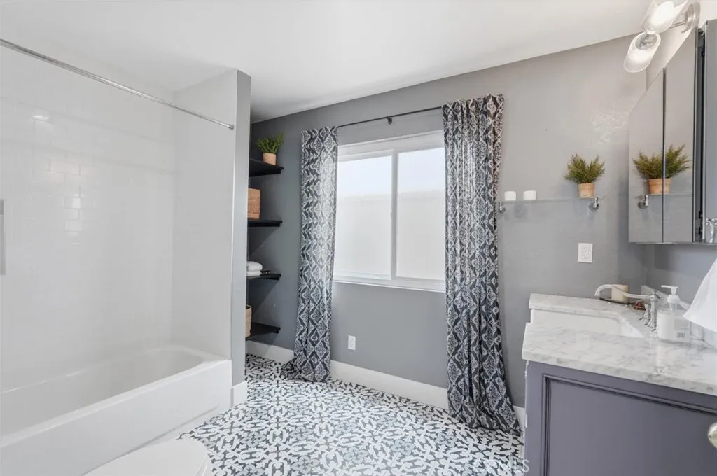 Additional image 111 of 2220 Clark Ln #B, Redondo Beach, CA 90278