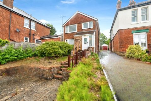 Manor Farm Road, Southampton, Hampshire SO18