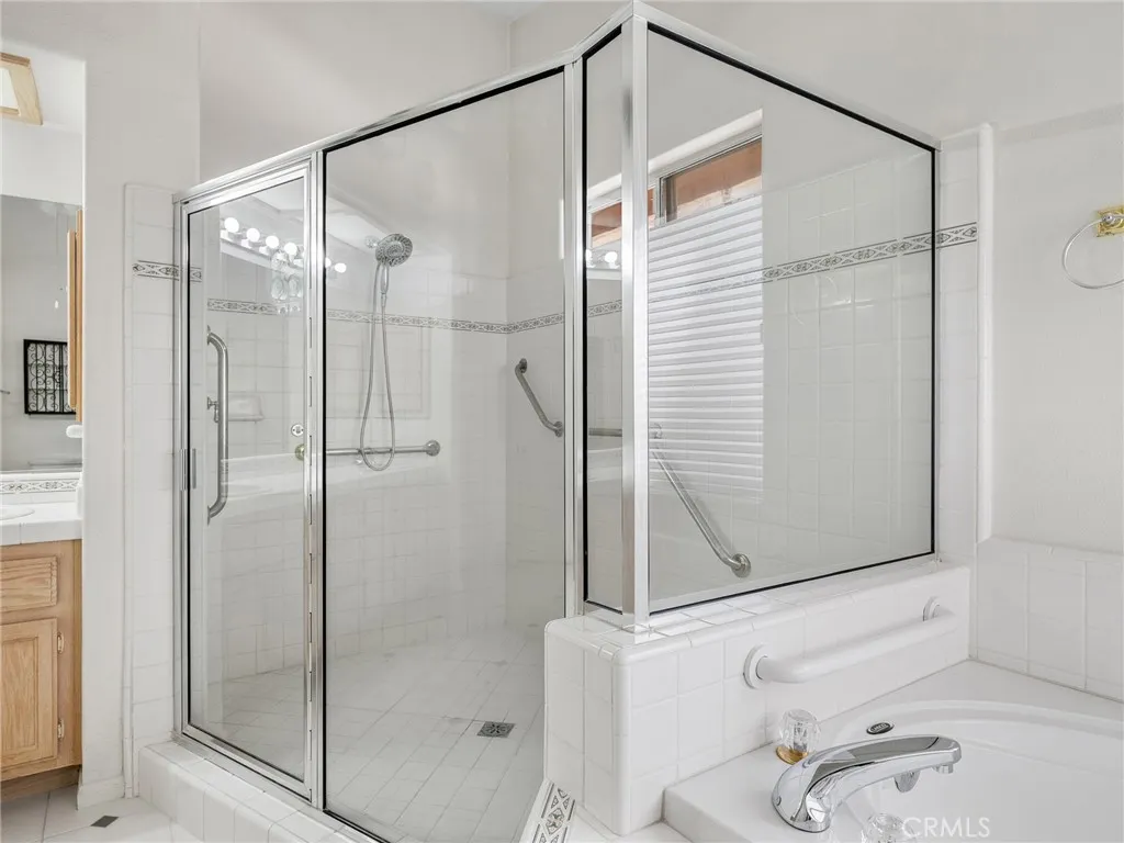 Additional image 87 of 16992 Joshua Rd, Apple Valley, CA 92307