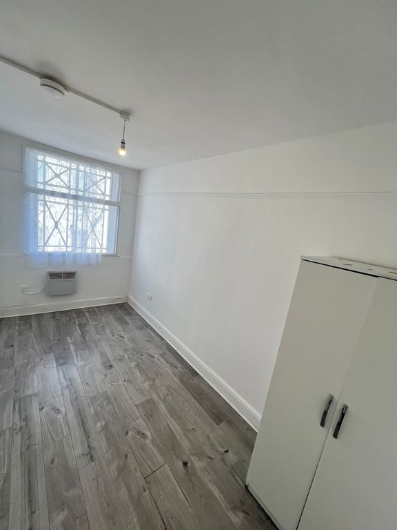 2 bed shared accommodation to rentUpper George Street, Luton LU1 photo 2