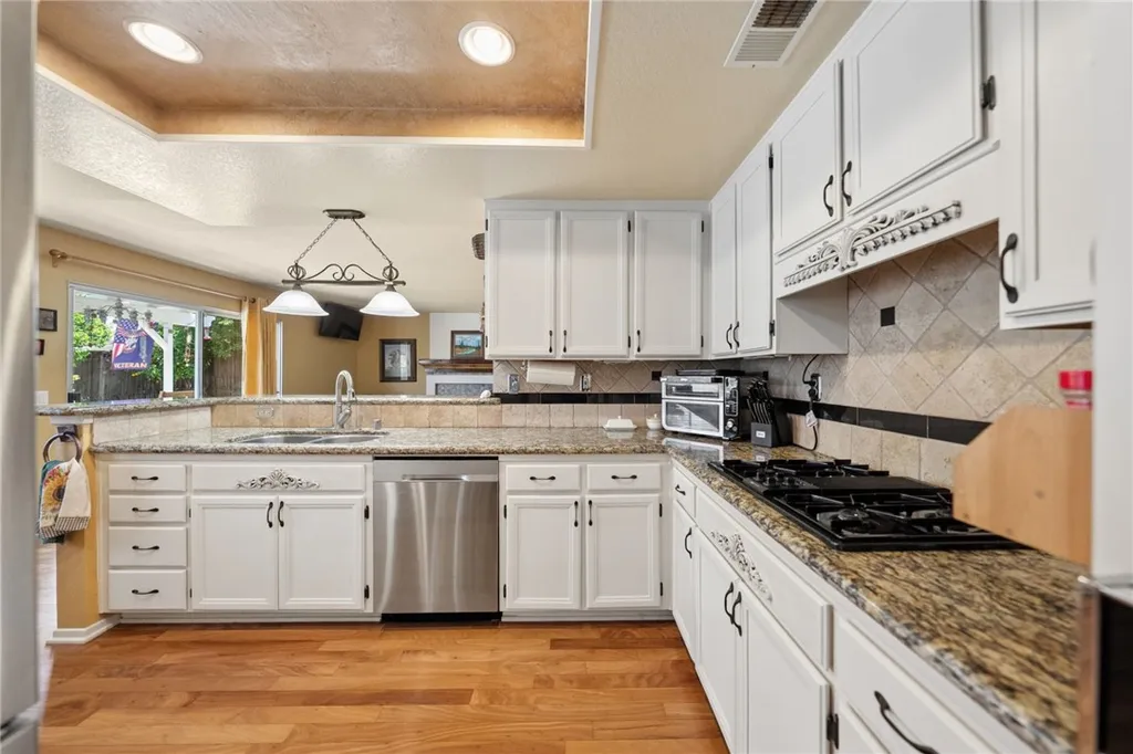 Additional image 16 of 40230 Holden Circle, Temecula, CA 92591