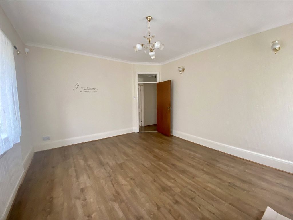 Additional image 5 of 2 bed flat to rentFlat 1, Albion Stores, Clarence Street, Pembroke Dock SA72