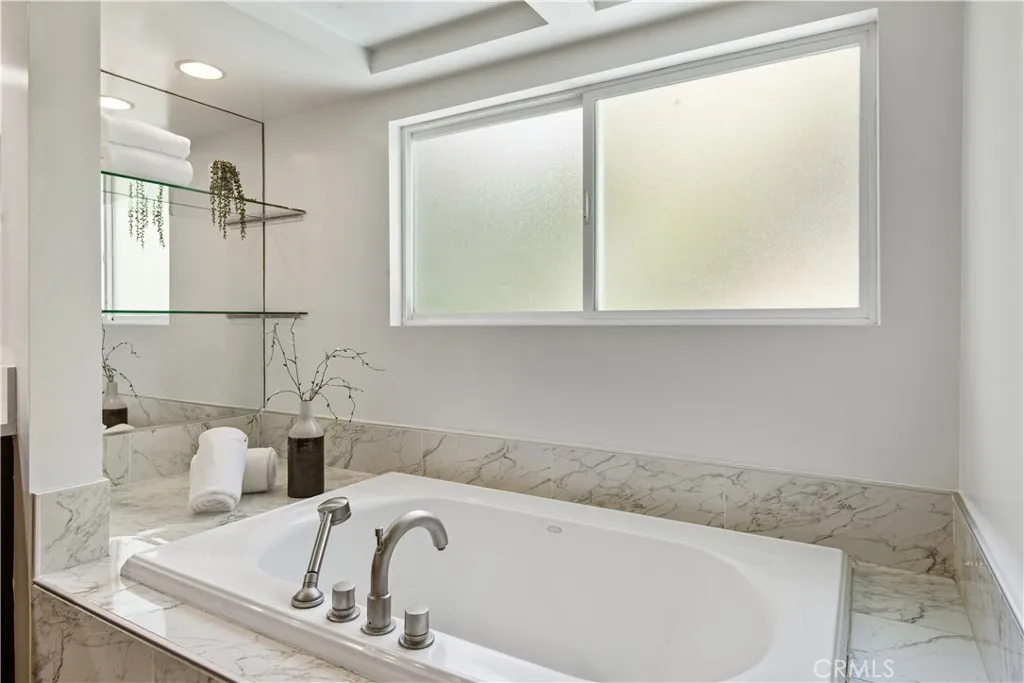 Additional image 96 of 905 N Hillside, Long Beach, CA 90815