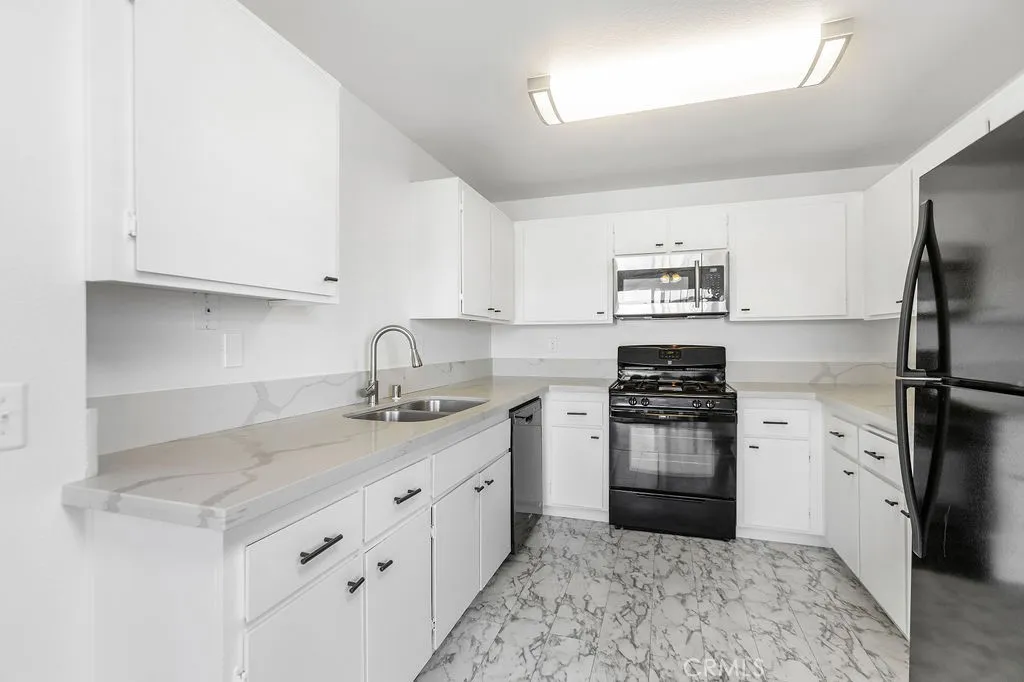 Additional image 6 of 409 Utica Ave Unit C-29, Huntington Beach, CA 92648
