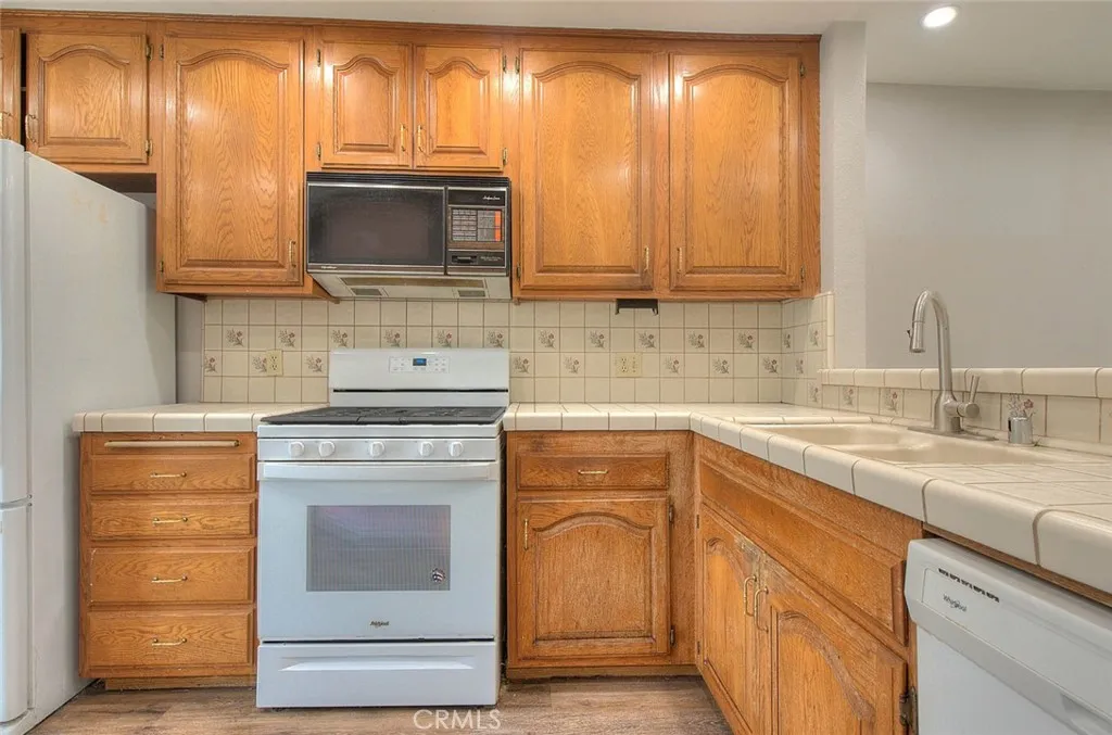 Additional image 20 of 700 E Lake Drive E Unit 7, Orange, CA 92866