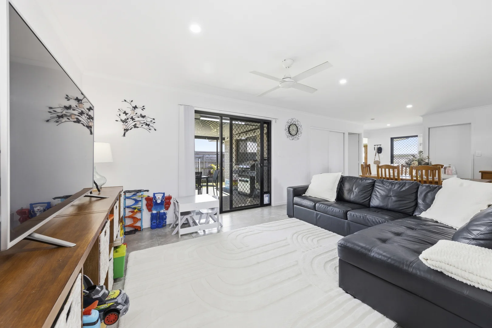 Additional image 13 of 24 Bradman Way, Urangan QLD 4655