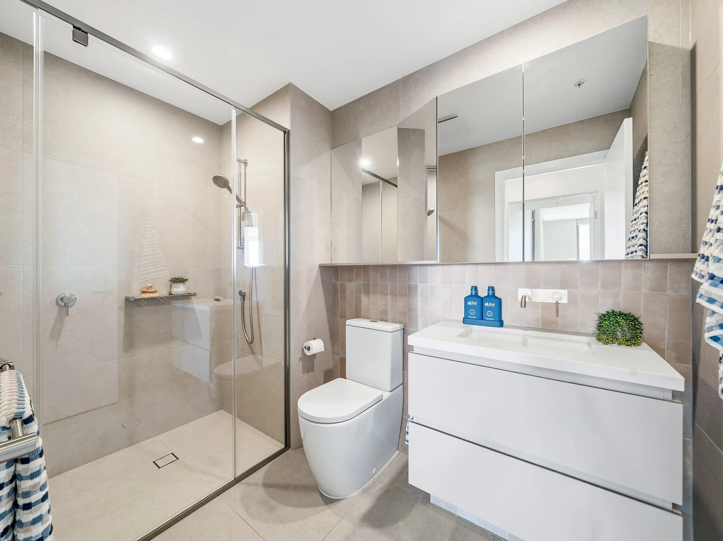 Additional image 21 of 303/16 Woodcliffe Crescent, Woody Point QLD 4019