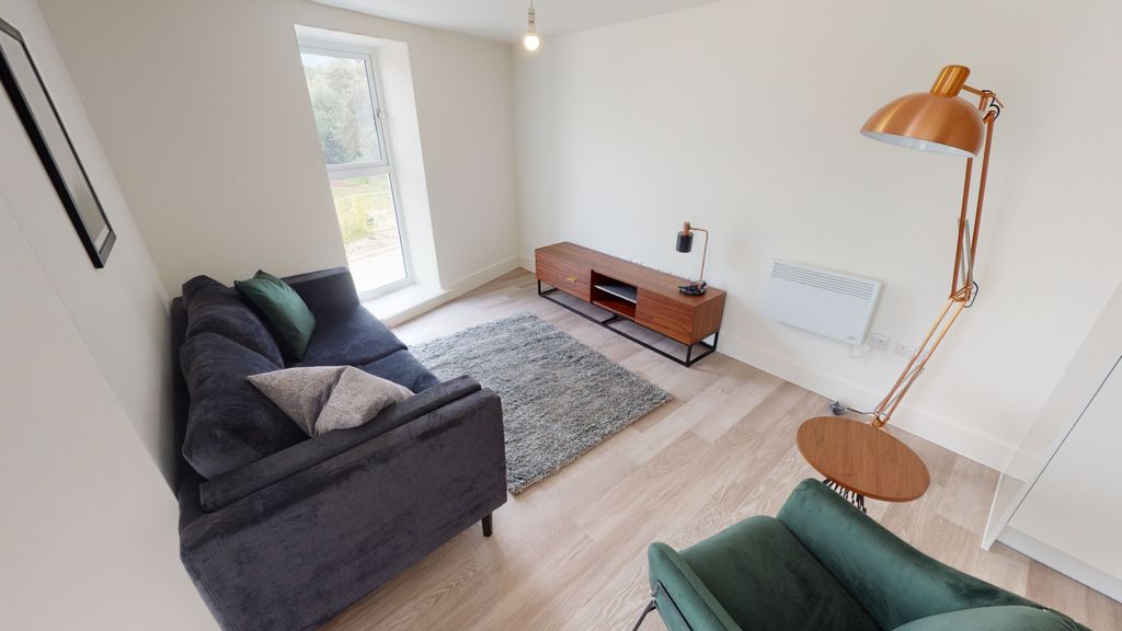 2 bed flat to rentTrinity House North, Graven Hill OX25 photo 3